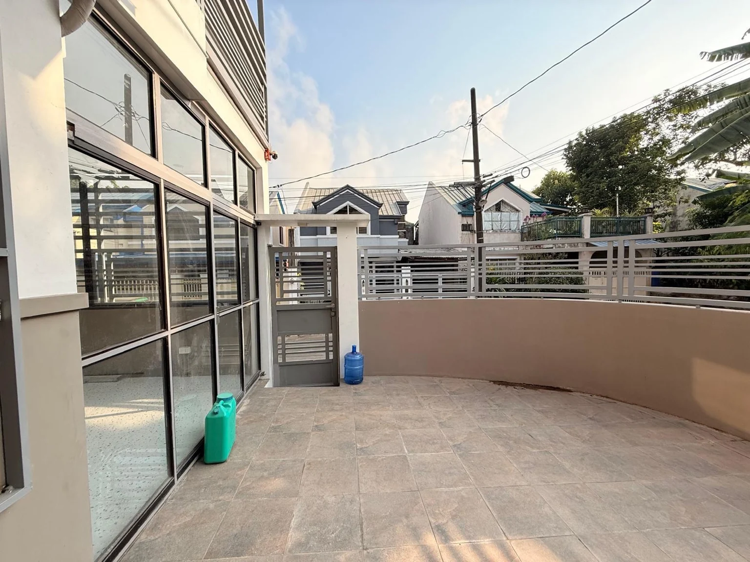 Front courtyard and parking area