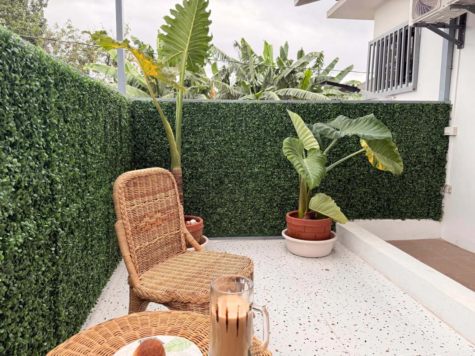 Private verandah seating