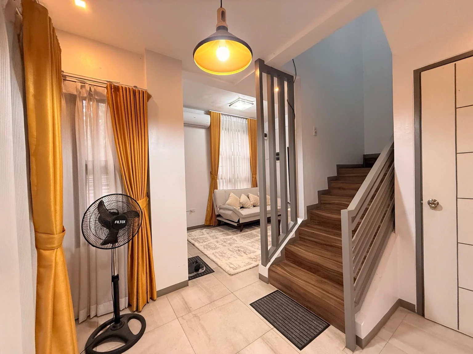 Entrance and staircase